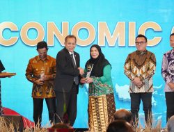 Tata Kelola Diakui Nasional, Eva Dwiana Antar Bandar Lampung Raih Penghargaan Bergengsi