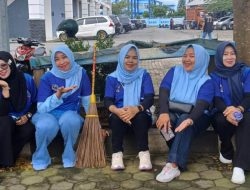 Bersih-Bersih Kantor hingga Tata Taman, Pegawai DPRD Lamsel Antusias Ikuti Gertak Helau