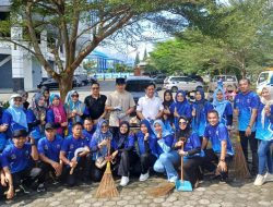 Gertak Helau di DPRD Lamsel Semakin Semarak, Bupati Egi Ikut Bersihkan Lingkungan